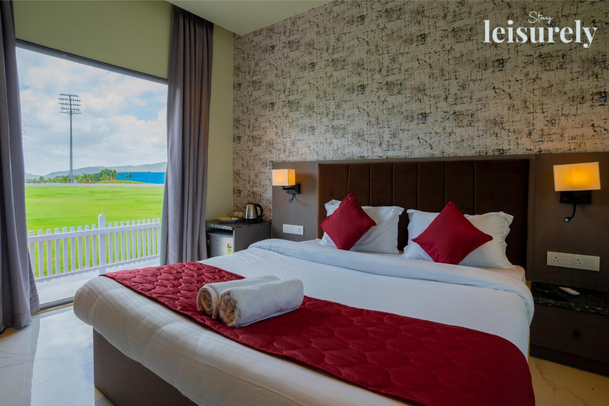 Stay Leisurely - Pavilion By The Hills, Lonavala - Stadium View Rooms Exterior foto